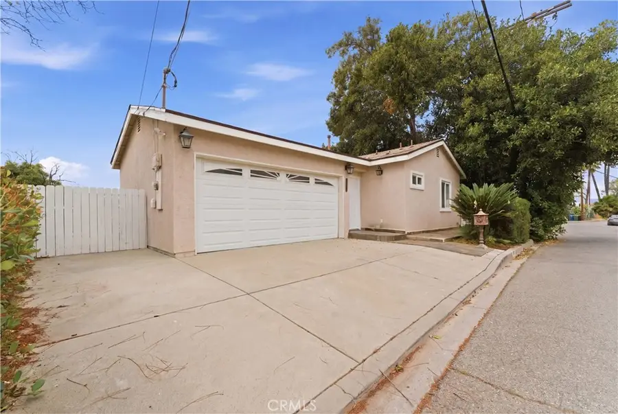 5211 Calatrana Drive, Woodland Hills, CA 91364 - #2