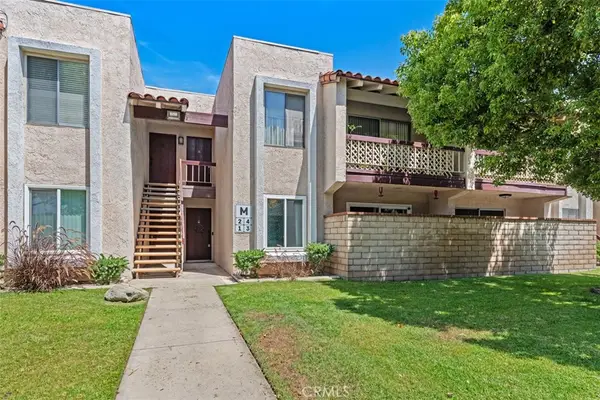 700 W La Veta #M3, Orange, CA 92868