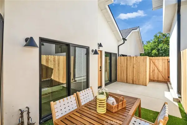 1/2 N Kingsley, Los Angeles, CA 90027