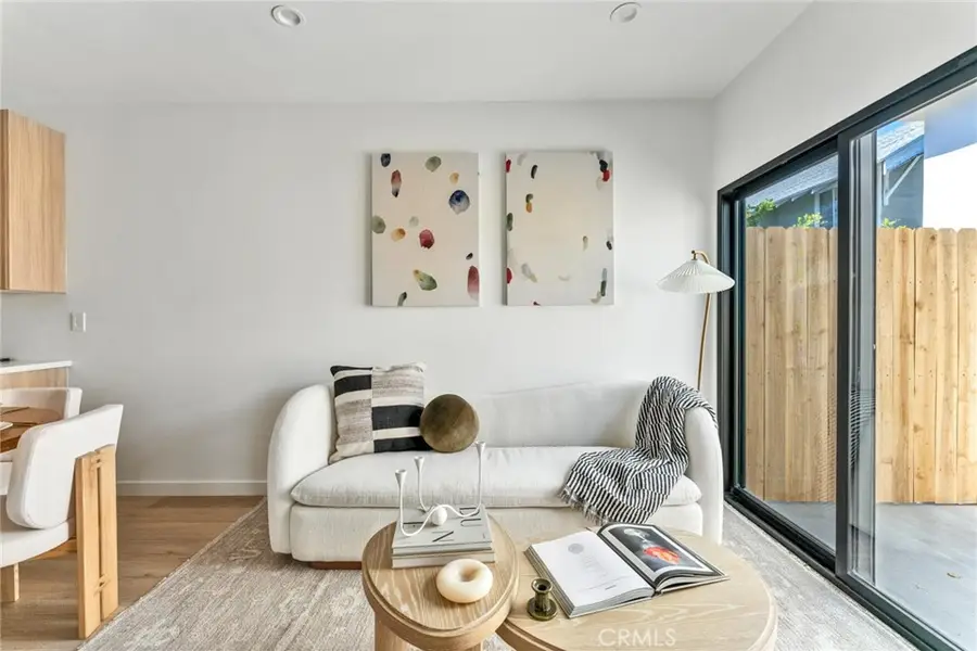 1/2 N Kingsley, Los Angeles, CA 90027 - #3