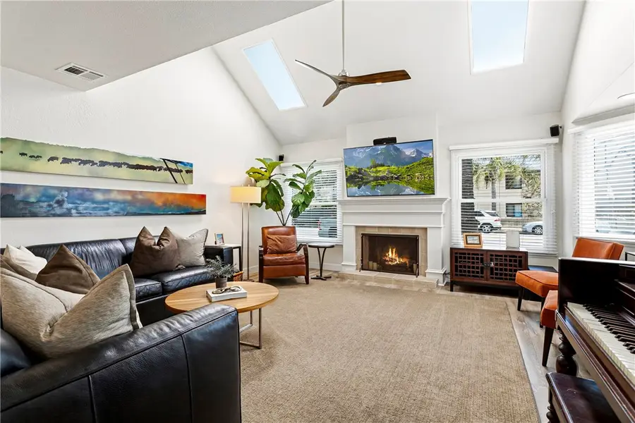 223 14th Street, Huntington Beach, CA 92648 - #3