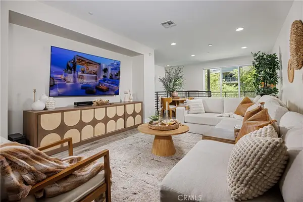 108 Rockefeller, Irvine, CA 92612