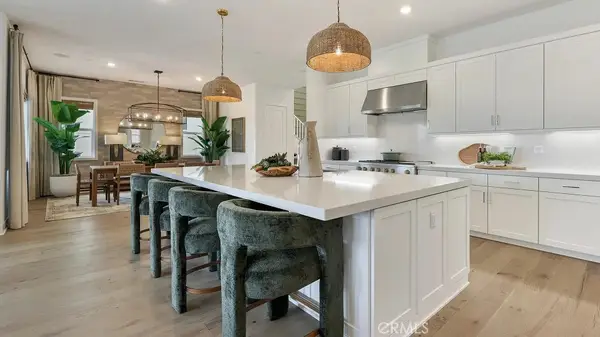 24325 Corte Cambur, Valencia, CA 91354