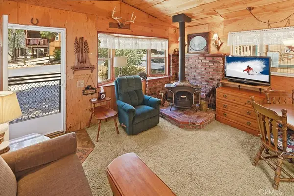 513 Cedar Ln, Sugarloaf, CA 92386