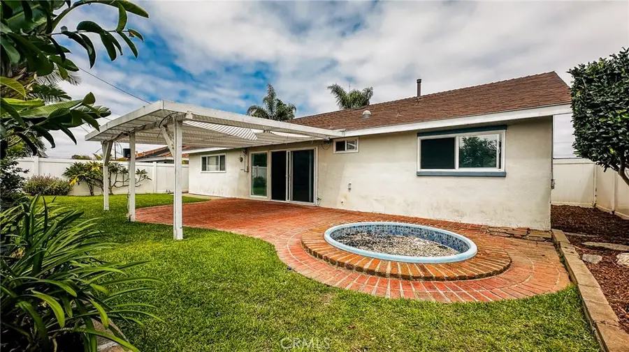 16381 Lakemont, Huntington Beach, CA 92647 - #3