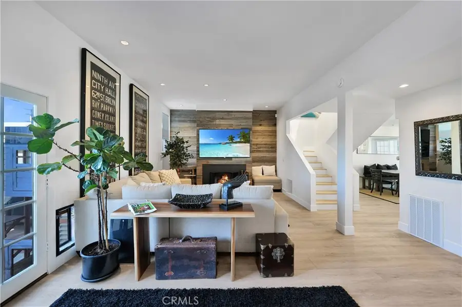 811 W 15th #2B, Newport Beach, CA 92663 - #2