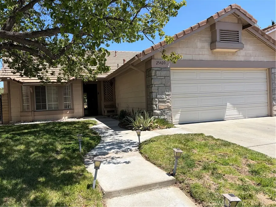 25420 Sheffield Ln, Saugus, CA 91350 - #3