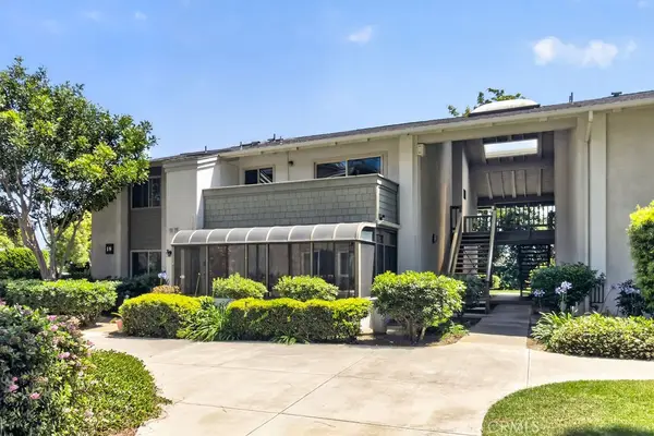 8633 Portola Court #18F, Huntington Beach, CA 92646