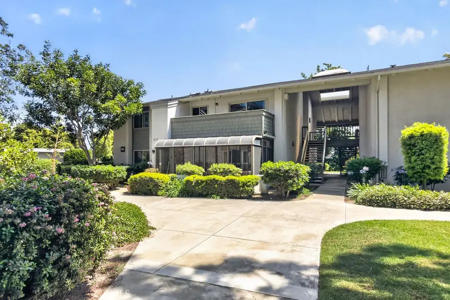 8633 Portola Court #18F, Huntington Beach, CA 92646 - #2