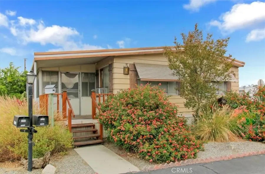 332 N. Lyon, Hemet, CA 92543 - #2