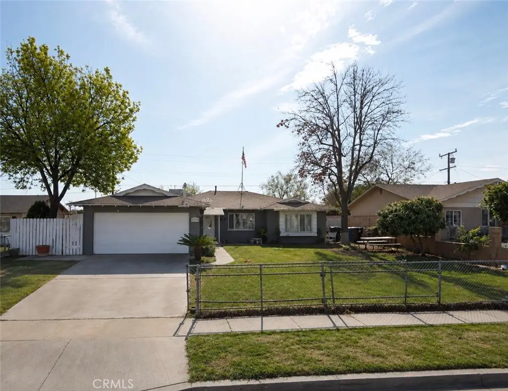 2795 W Victoria St, Rialto, CA 92376 - #1