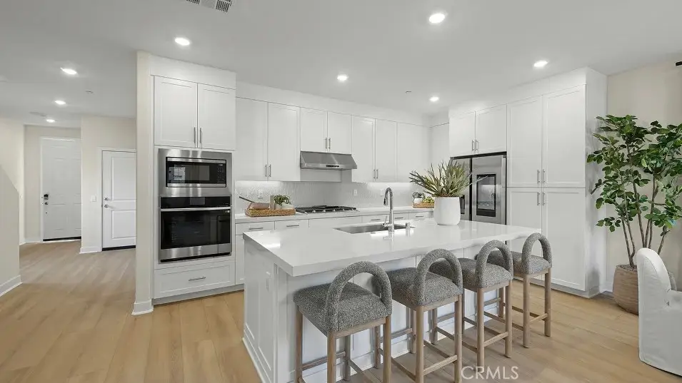 2038 Pyrenes Place, Santa Paula, CA 93060 - #1