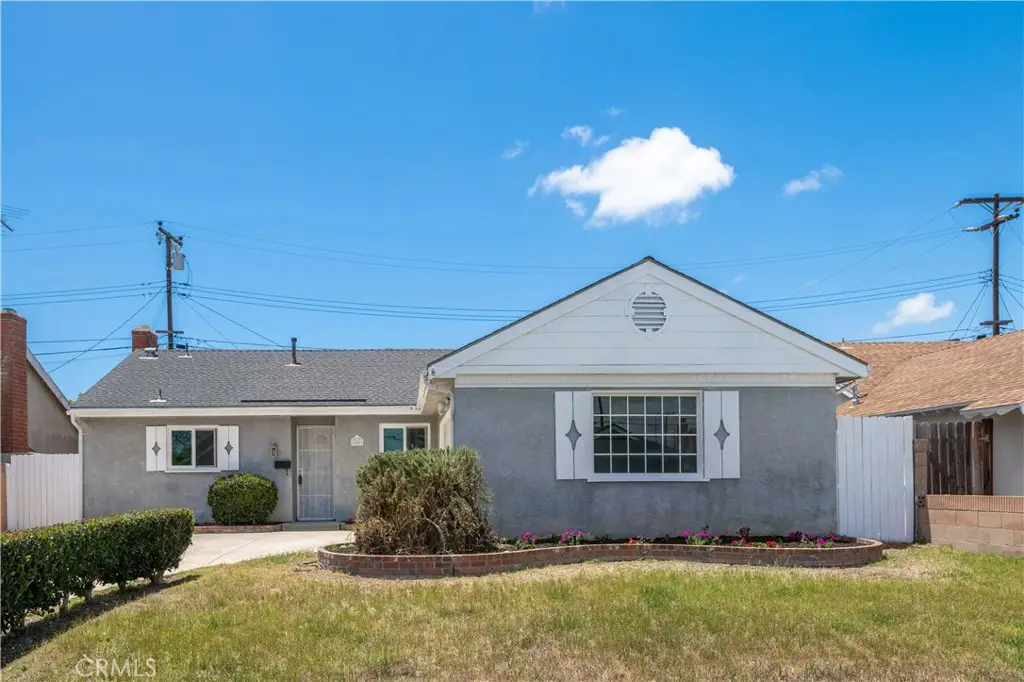 17081 Kampen Lane, Huntington Beach, CA 92647 - #1