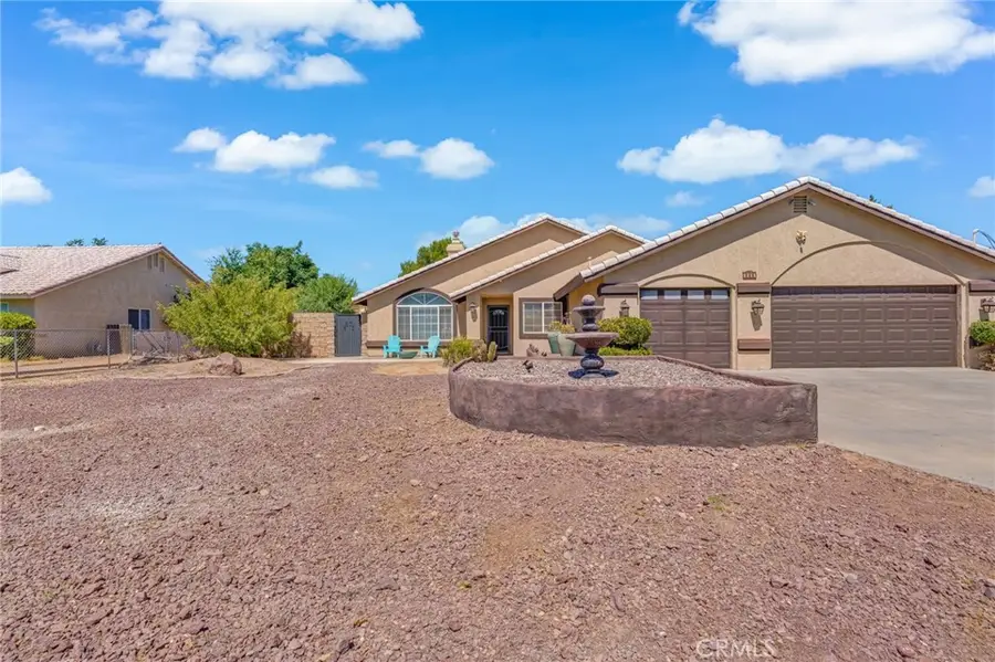 7592 Redwood Avenue, Hesperia, CA 92345 - #2