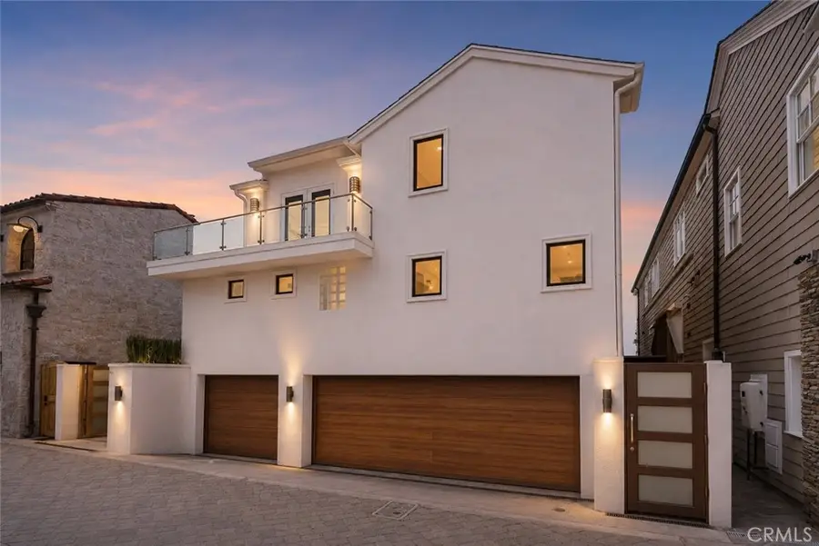 1554 E Oceanfront, Newport Beach, CA 92661 - #2