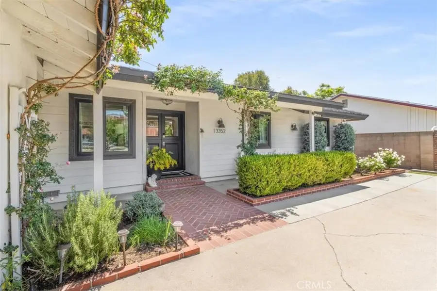 13352 Fairmont Way, North Tustin, CA 92705 - #2