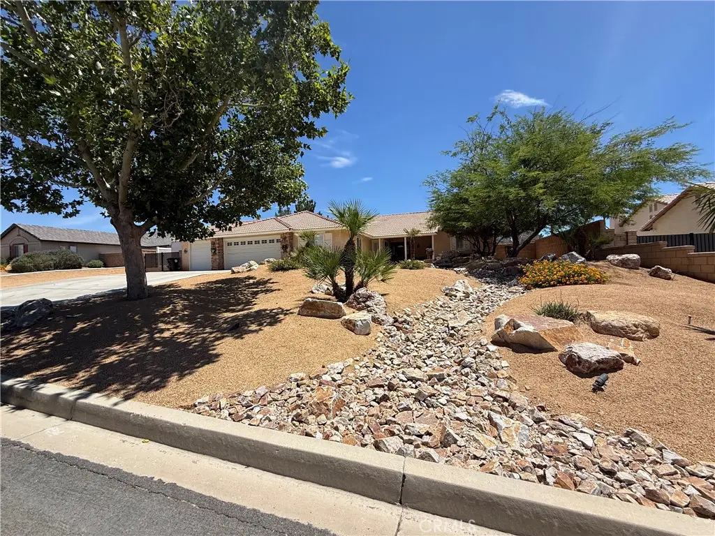 19581 Powhatan Rd, Apple Valley, CA 92308 - #1