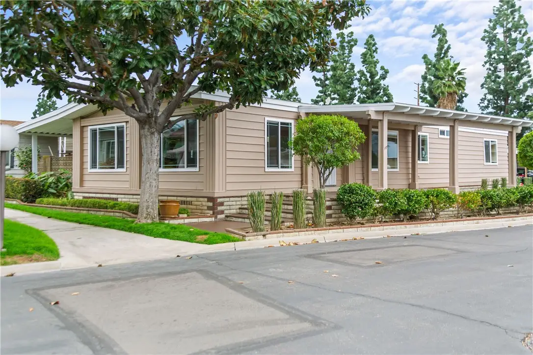 215 Lakepark, Placentia, CA 92870 - #1