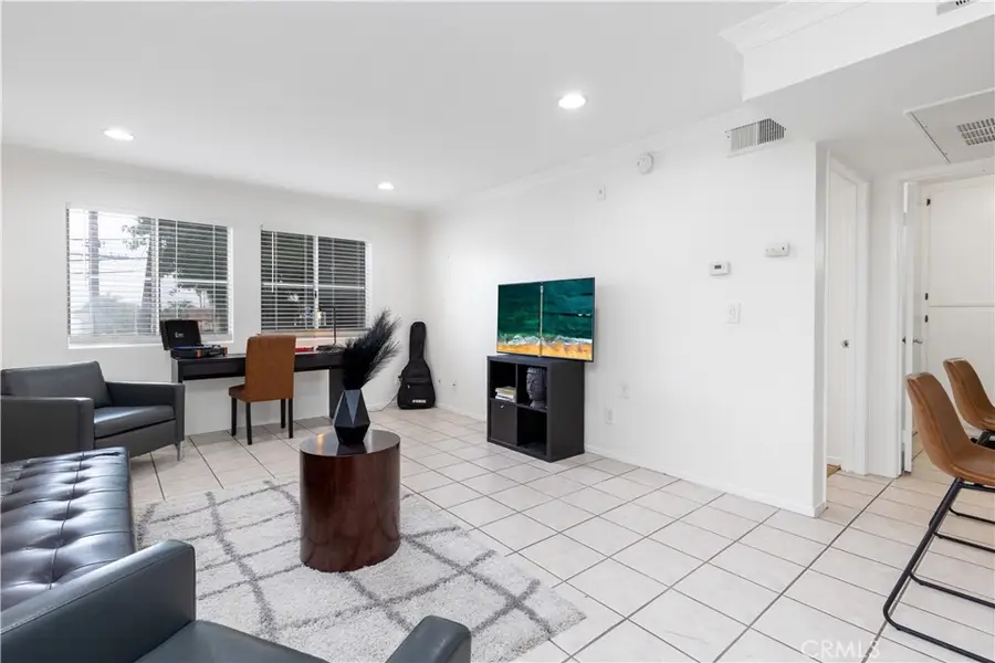 15000 Downey, Paramount, CA 90723 - #3