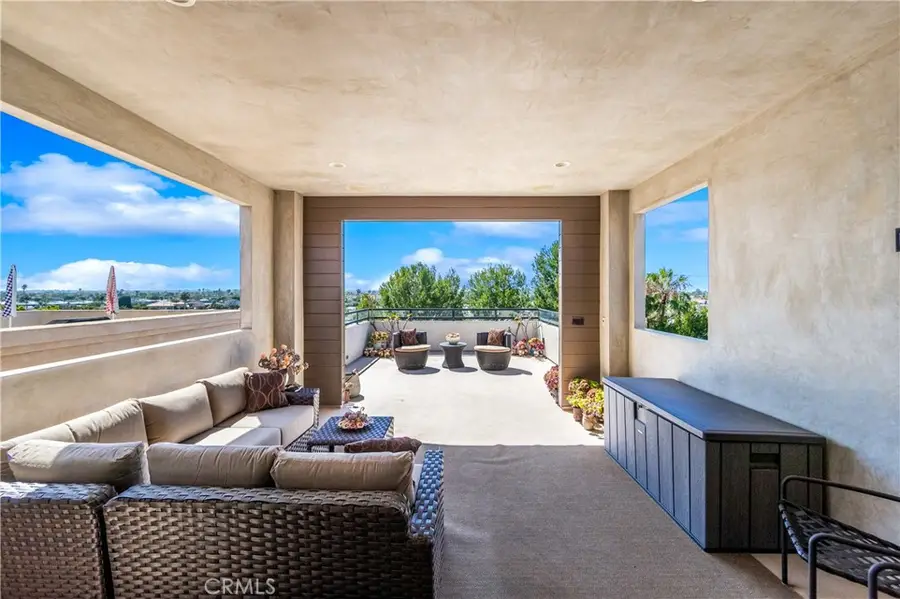 621 Frankfort Avenue, Huntington Beach, CA 92648 - #2