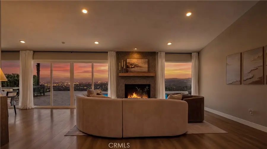 6030 Maury Avenue, Woodland Hills, CA 91367 - #2