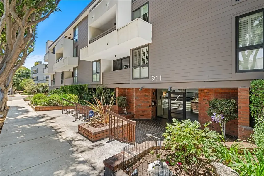 911 N Kings Road #319, West Hollywood, CA 90069 - #3