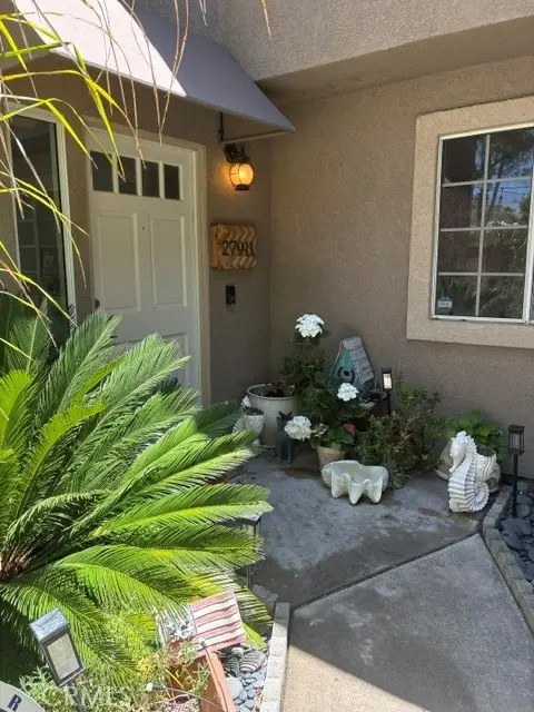 27911 Freeport, Mission Viejo, CA 92692