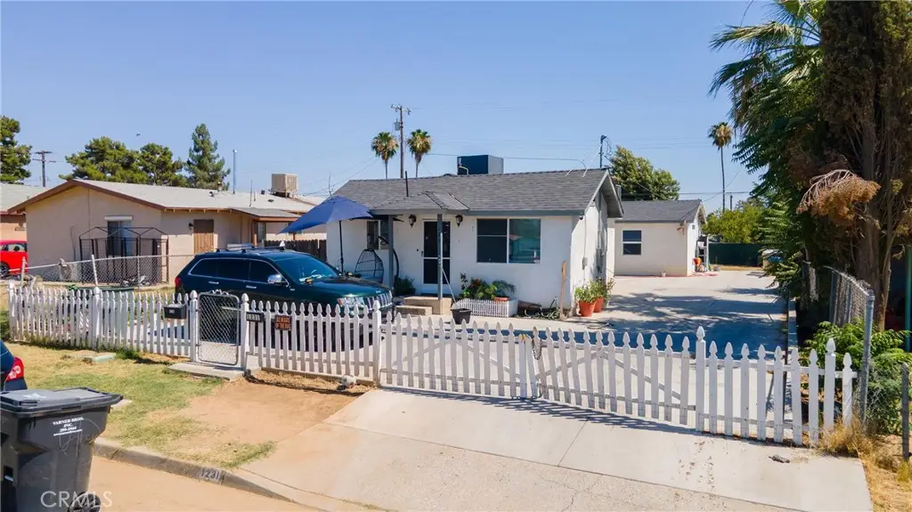 1229 Jeffrey, Bakersfield, CA 93305 - #1