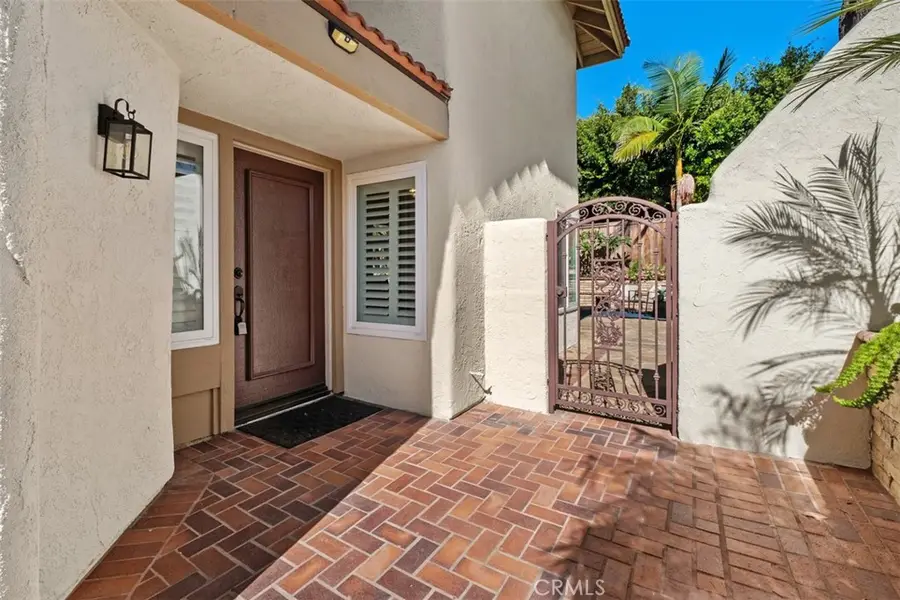 27 Campanero E, Irvine, CA 92620 - #3