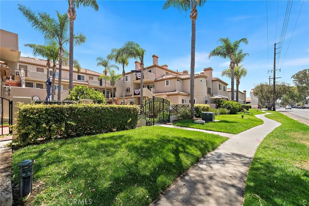 606 Lake Street #23, Huntington Beach, CA 92648 - #1