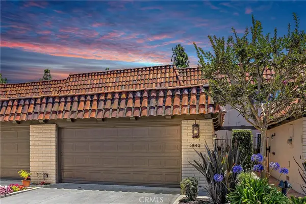 3012 Club House, Costa Mesa, CA 92626