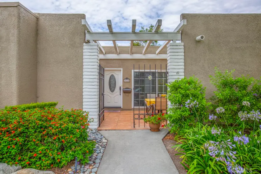 2044 Via Mariposa E #B, Laguna Woods, CA 92637 - #2