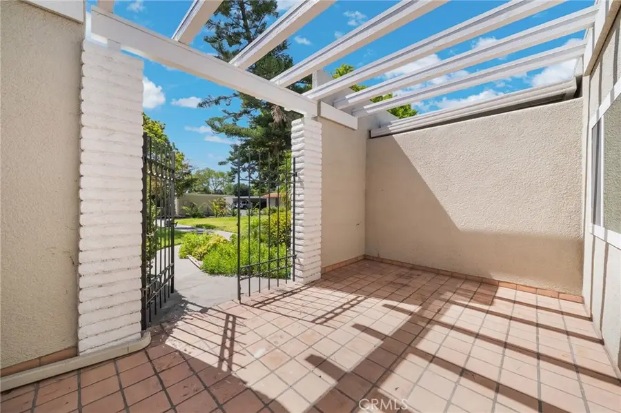 2026 Via Mariposa #C, Laguna Woods, CA 92637 - #3