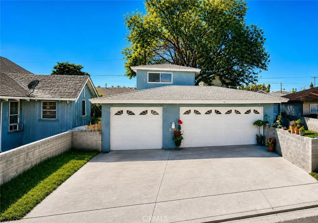 22113 22115 Seine Avenue, Hawaiian Gardens, CA 90716 - #1