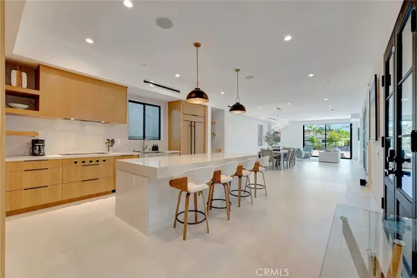 203 Indianapolis Avenue, Huntington Beach, CA 92648