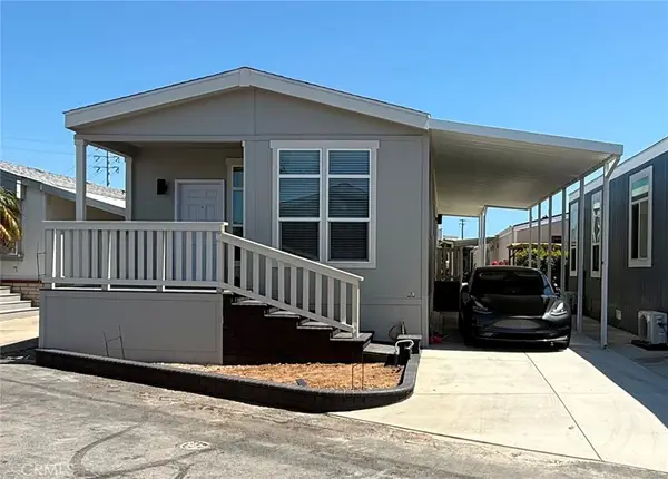 903 W 17th Street #24, Costa Mesa, CA 92627