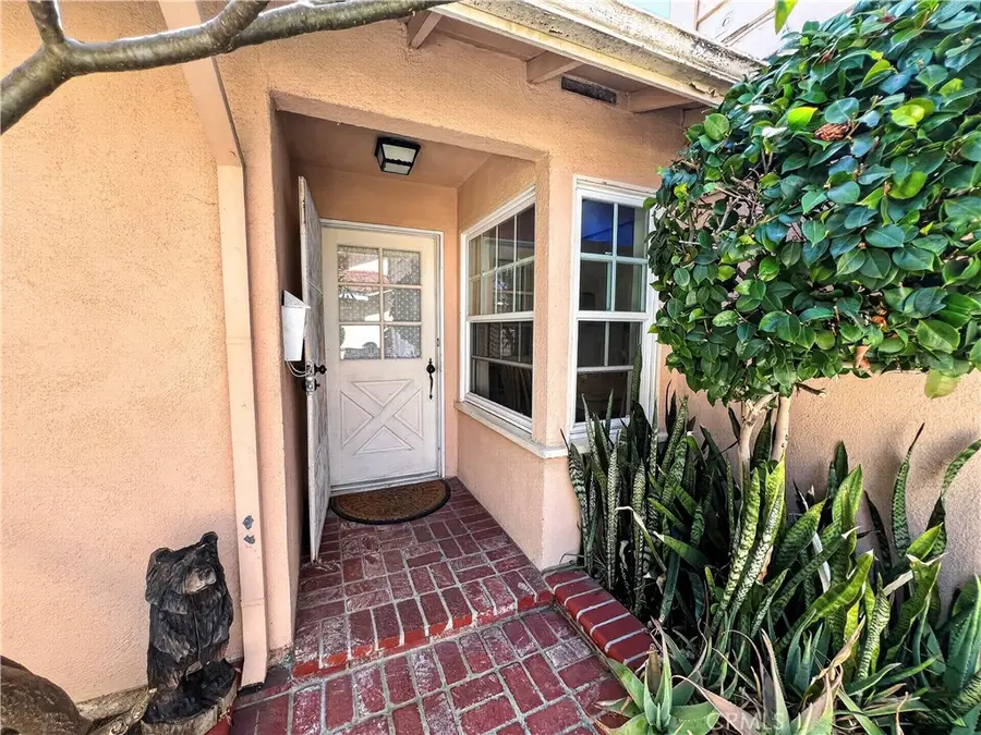 503 Traverse, Costa Mesa, CA 92626 - #3