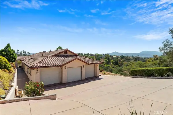 228 Vista Grande, Escondido, CA 92025