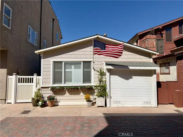 48 B Surfside Avenue, Surfside, CA 90743