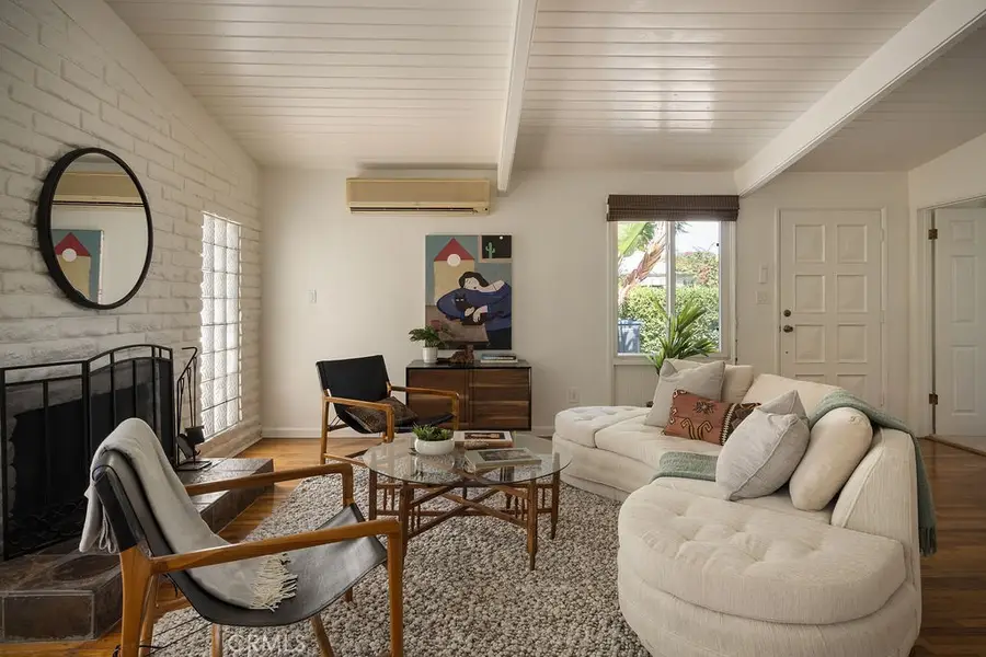 379 Walnut Street, Costa Mesa, CA 92627 - #3