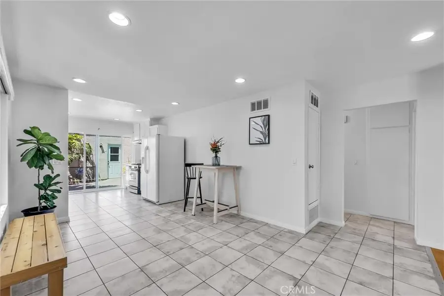 2142 W Liverpool Lane, Anaheim, CA 92804 - #3