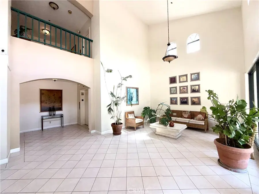 4201 Via Marisol, Los Angeles, CA 90042 - #3