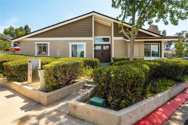 73 Weepingwood #40, Irvine, CA 92614