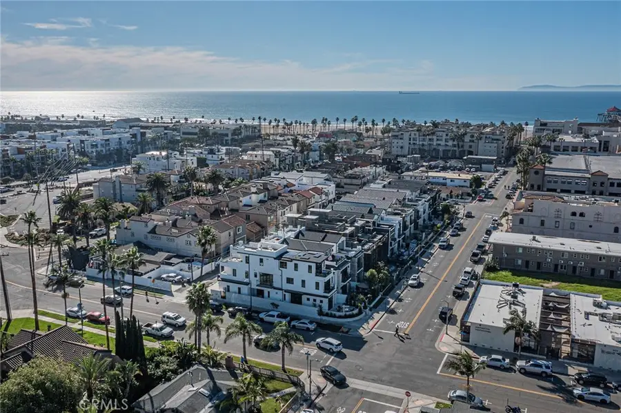 328 3rd Street, Huntington Beach, CA 92648 - #2
