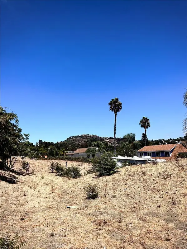 19382 Lemon Circle, Santa Ana, CA 92705