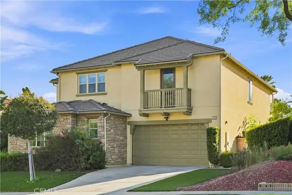 858 E Manresa, Azusa, CA 91702