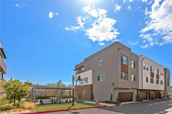 651 S Lyon Street, Santa Ana, CA 92701