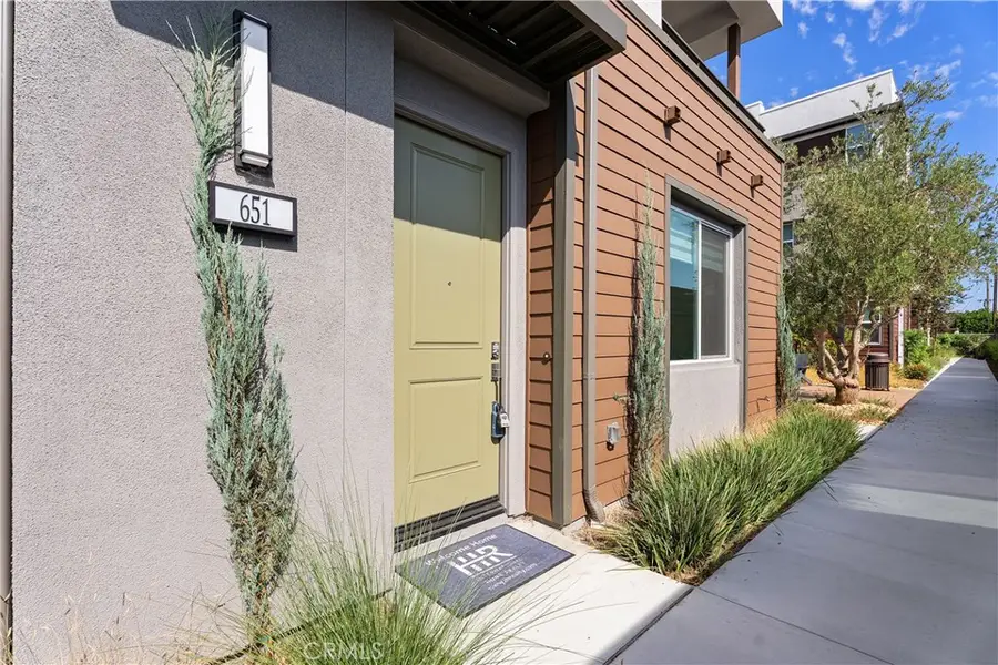 651 S Lyon Street, Santa Ana, CA 92701 - #3