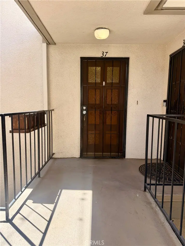 2575 37 E 19th, Signal Hill, CA 90755 - #1