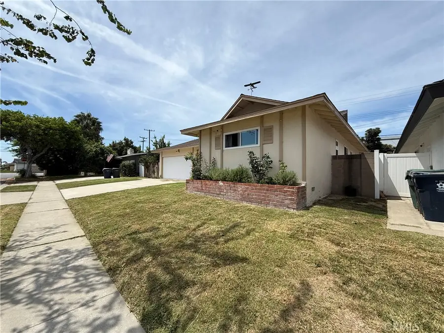 16451 Rhone, Huntington Beach, CA 92647 - #2